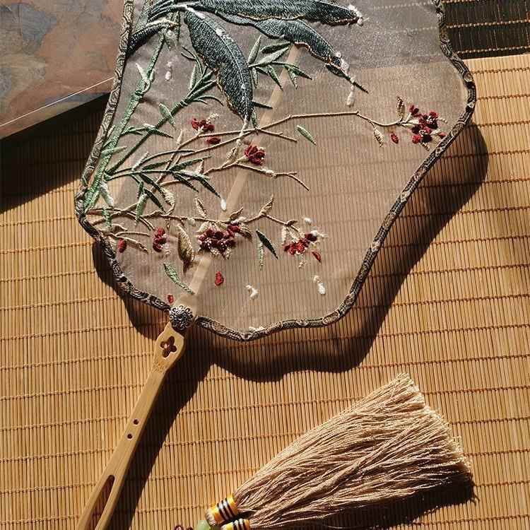 扇子苏绣刺绣宫扇绣花古风竹子团扇古风汉服圆扇超仙流苏宫廷素雅图片
