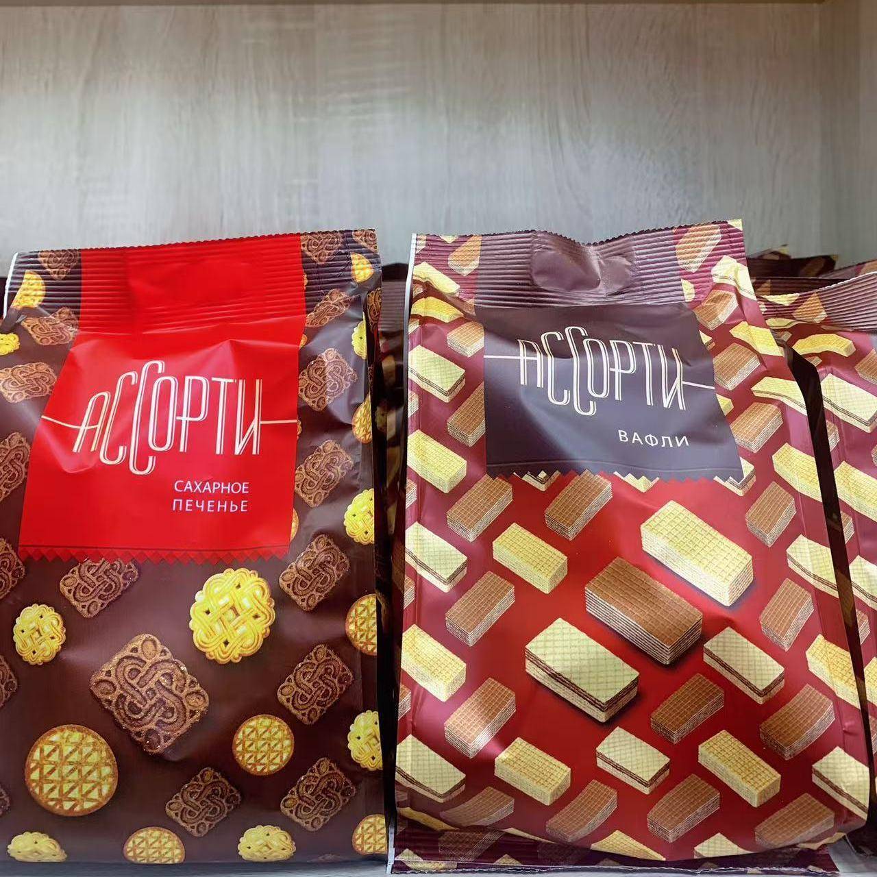俄罗斯进口三合一蛋卷威化饼干可可奶油办公室休闲小吃零食品250g