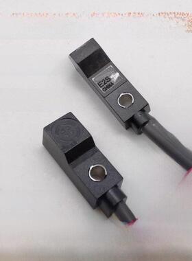 平板小型接近开关传感器E2S-W23 W21 22 23 24 W25 E2S-Q23 Wq113