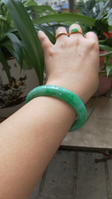 如何评价正玉堂天然玉镯子怎么样，到底是不真假，还是水货？