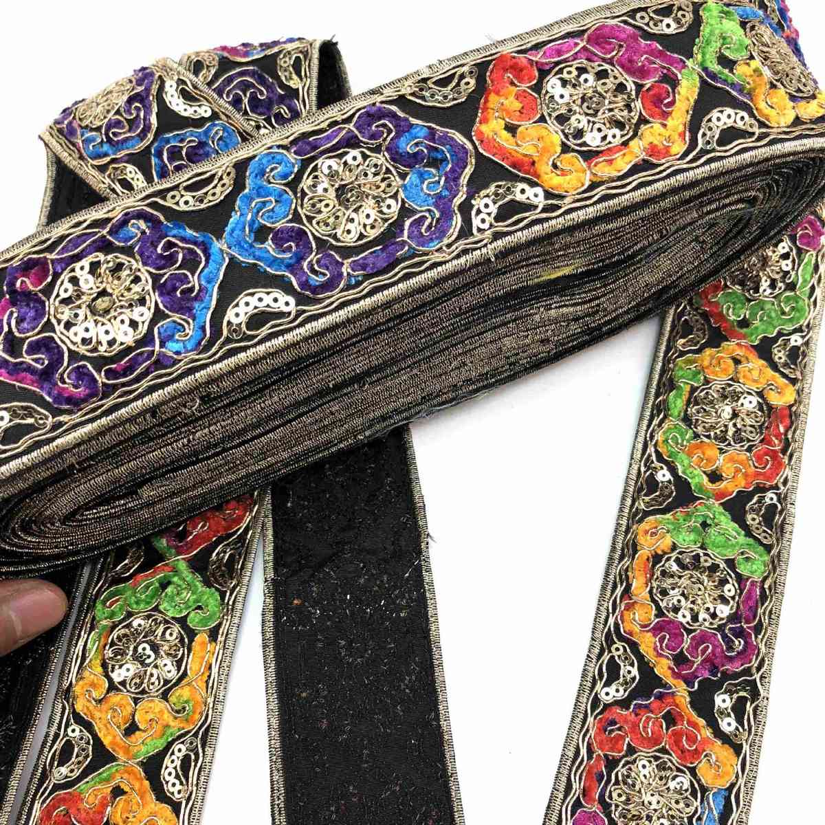 七彩刺绣条码亮片花边 民族服饰童装彩色绣花盘带织带提花批发