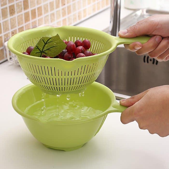 日本进口厨房洗菜篮塑料沥水篮洗菜盆淘米筛沙拉碗水果盘带手柄