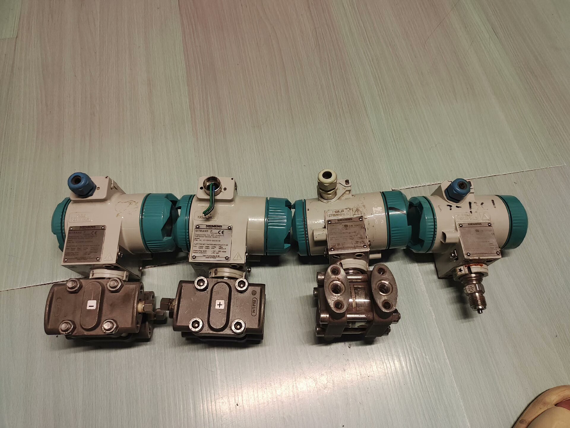 西门子差压变送器拆机件，成色如图所示