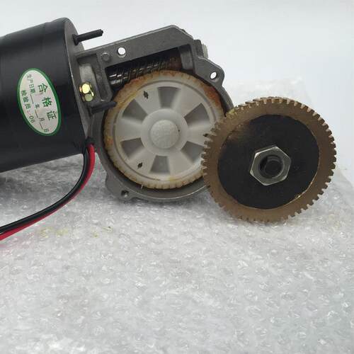 10rpm-80rpm 大功率直流蜗轮蜗杆减速电机12v车库门马达60w正反转
