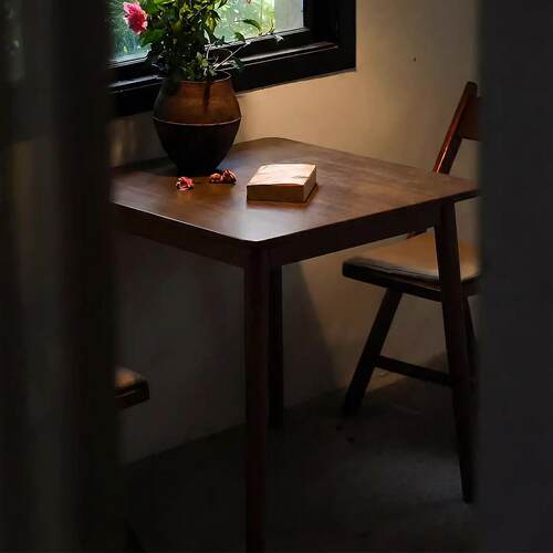 实木正四方形餐桌椅子家用小户型日式双人阳台茶几咖啡饭客厅胡桃