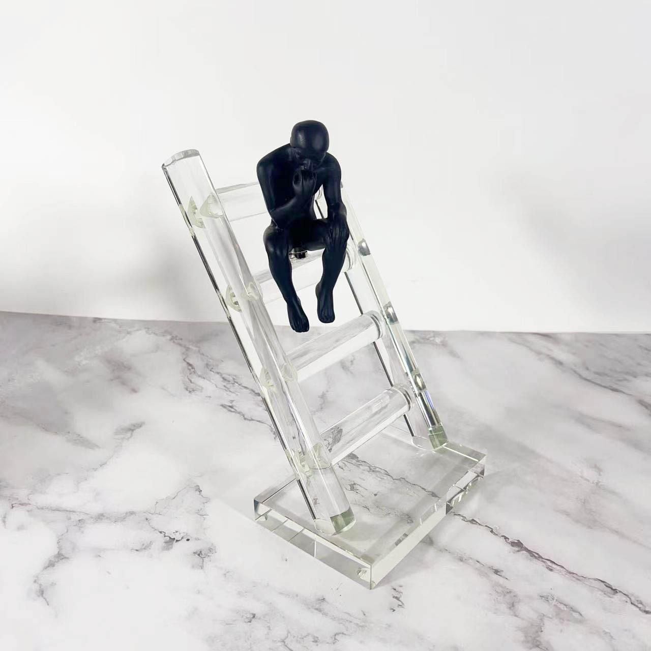 现代简约水晶玻璃脂楼梯思考者摆件书房卧室客厅玄关家居饰品