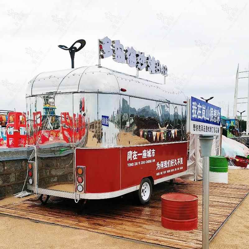 小型拖挂房车网红不锈钢镜面牵引旅居车沙滩营地牵引式露营车