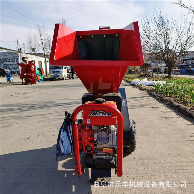 柴油树枝粉碎机 移动方便果园干湿树枝粉碎机 小型碎枝机