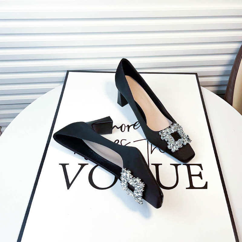 黑色通勤浅口方头职业高跟鞋女粗跟2025年新款春夏水钻工作单鞋