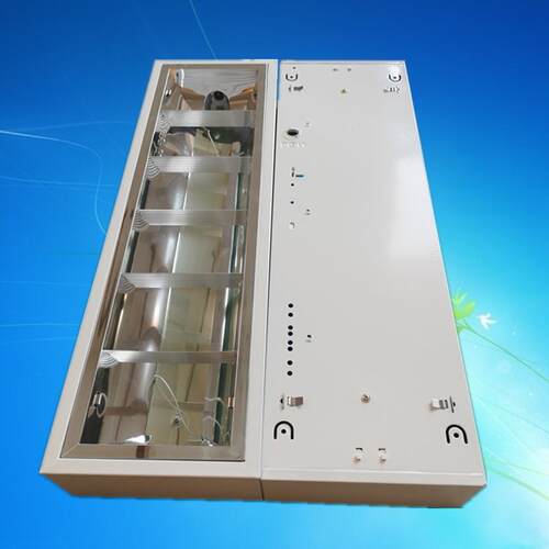 厂家直供工程灯具T8灯盘1*20W明装亮光灯LED灯吸顶格栅灯量大从优