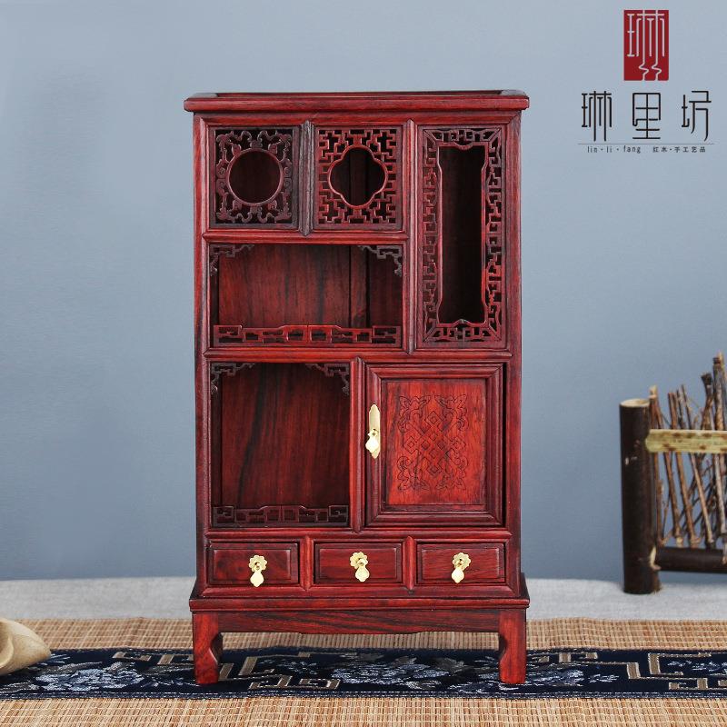 红酸枝板门三抽微型小家具模型红木摆件明清古典手工红木工艺品