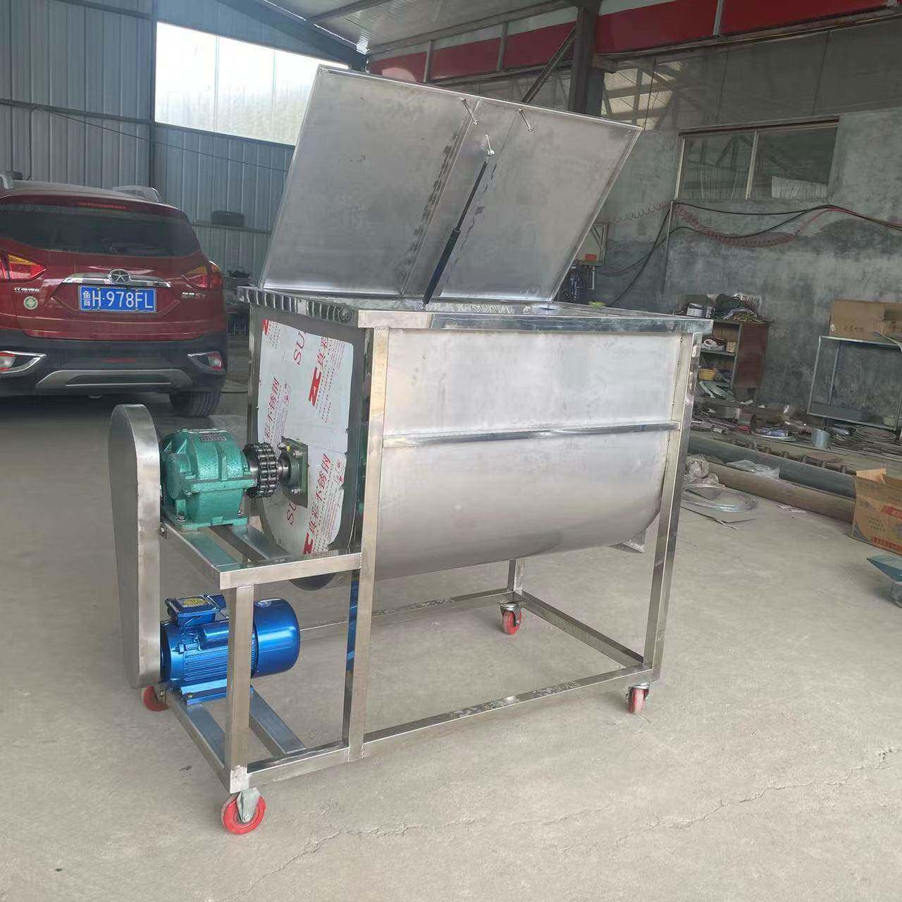 卧式小型饲料搅拌机 干鲜牧草秸秆拌草机 猪牛羊草料混料机