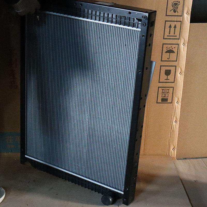 厂家供应客车散热器中冷器散热水箱重汽客车WG9525532360