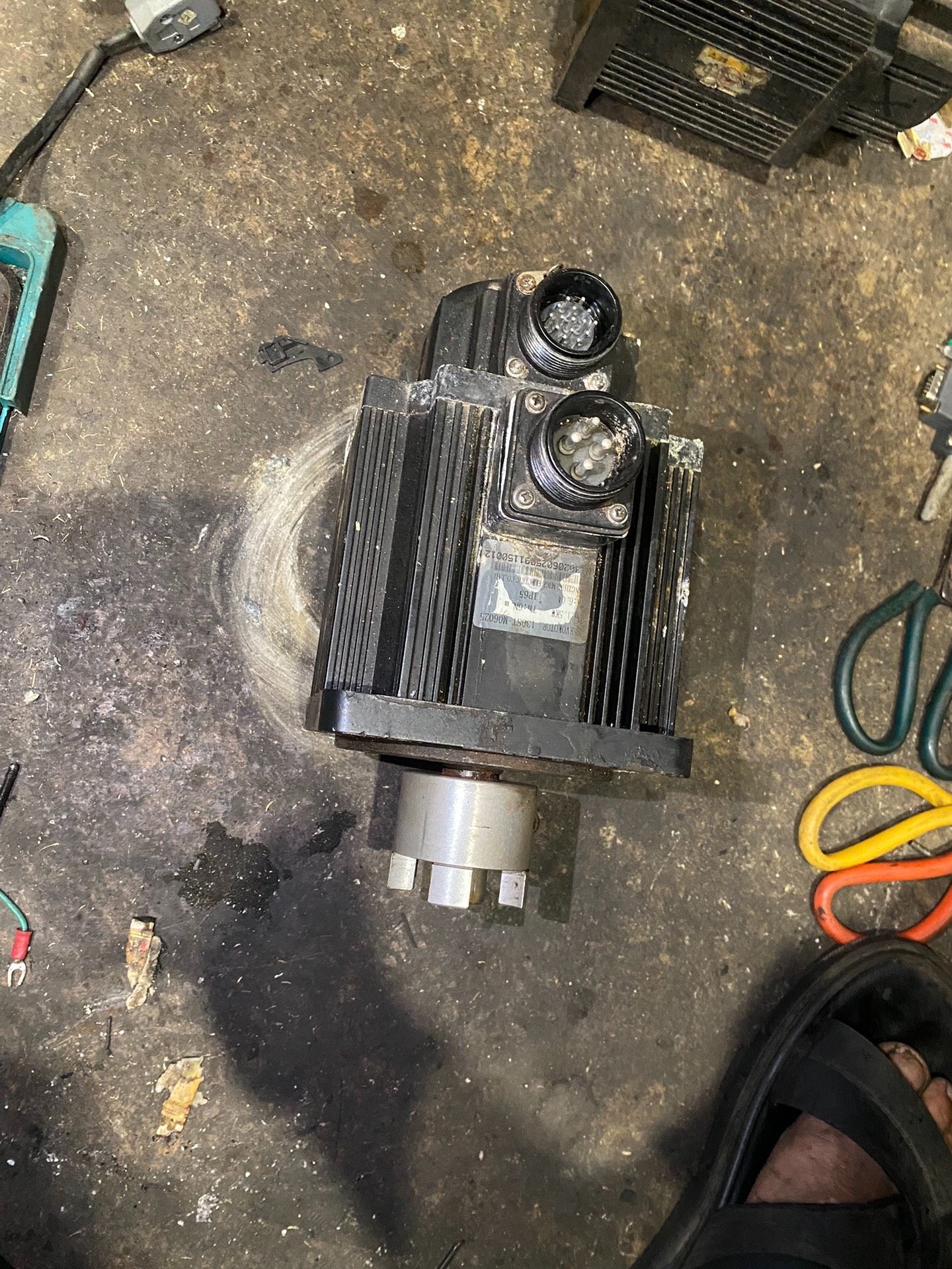 米格伺服电机130ST-M06025，6牛米，功能正常，包好