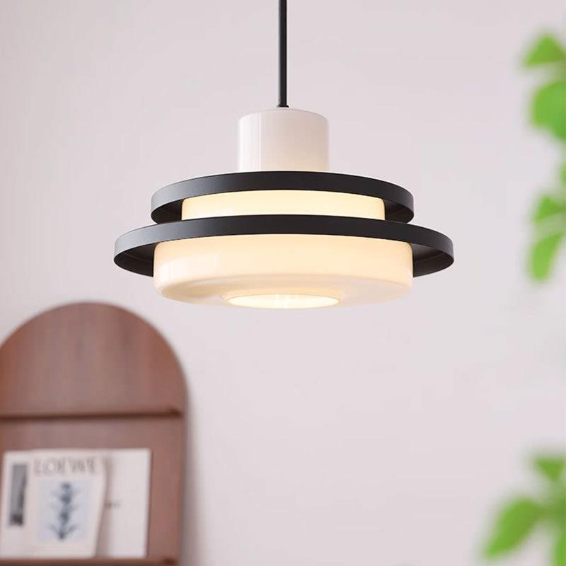 北欧极简飞碟灯咖啡厅餐桌灯中古橱窗装饰吧台灯具奶油风餐厅吊灯