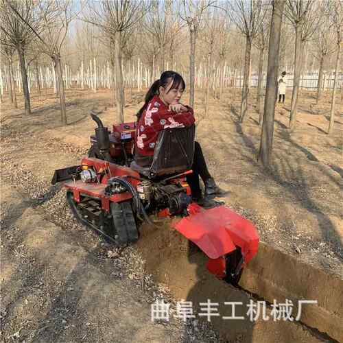 履带旋耕机25马力履带微耕机农用大棚履带耕地机水旱两用犁地机