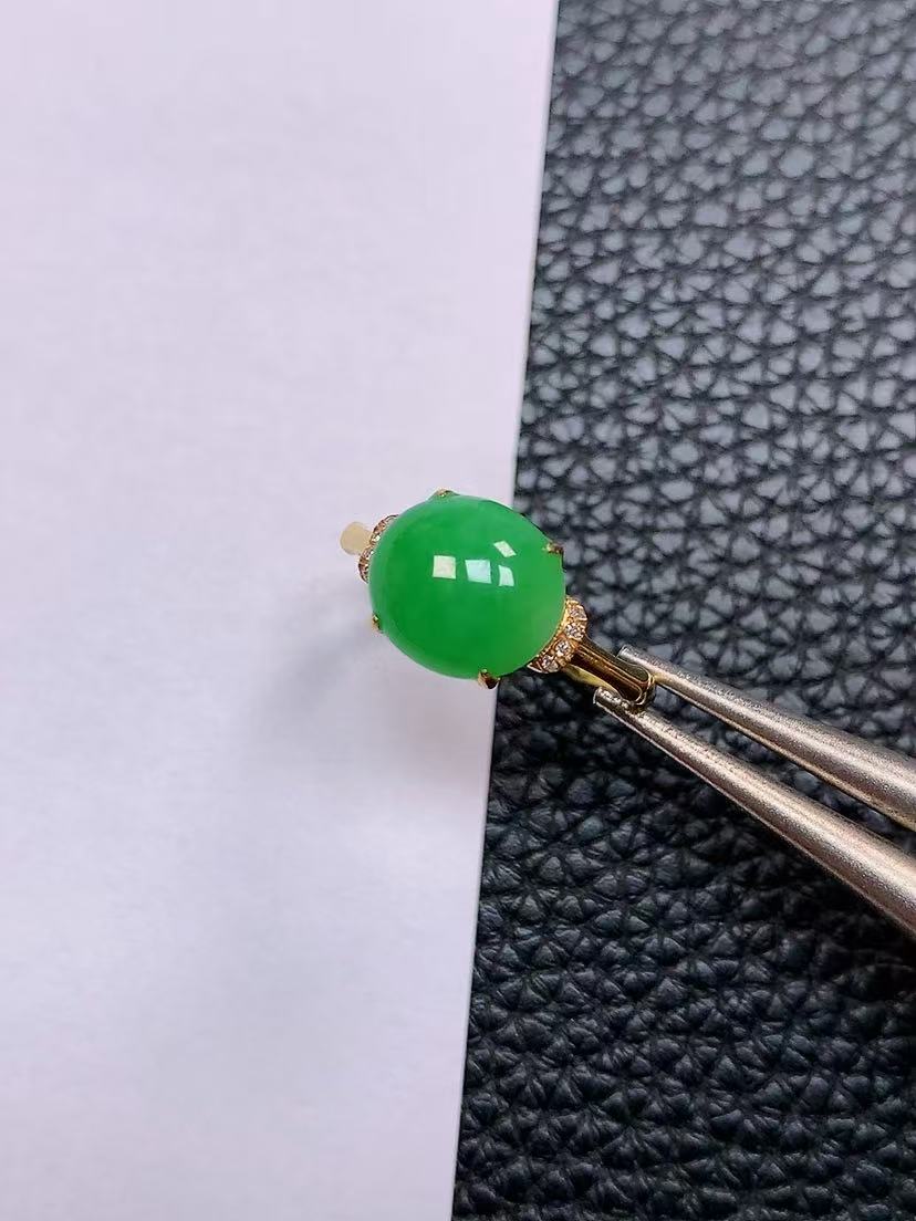 天然真品翡翠正品 水润细腻气质18k金镶嵌冰阳绿满阳色蛋面戒指