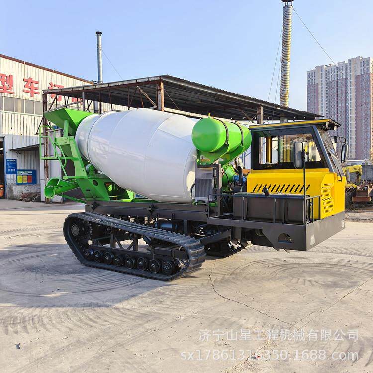 方加大进料口履带罐车工程橡胶履带水泥搅拌机高标农田混凝土车
