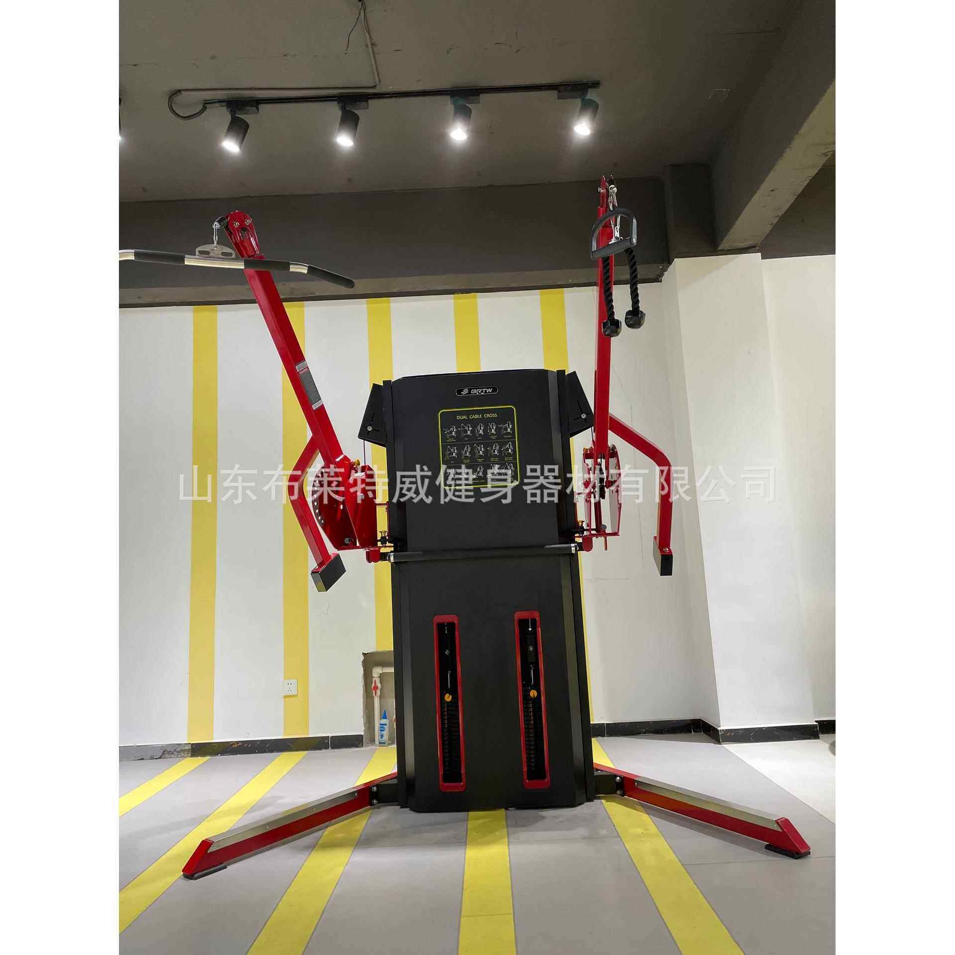健身房材套商用大型室内力量训练器DZ82器功能双臂多机飞全鸟训练