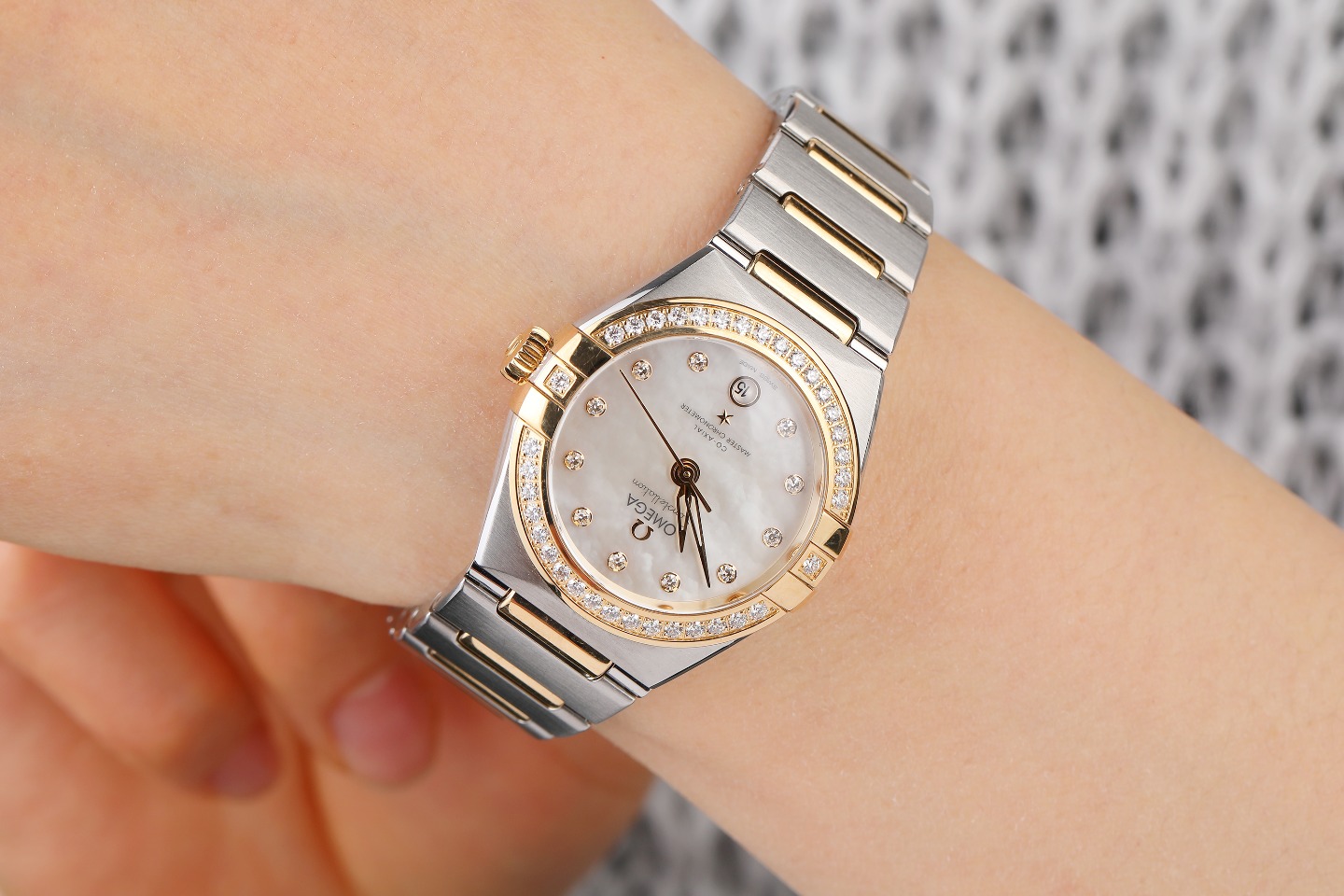 盒证[9.8新]欧米茄星座手表原钻自动机械女表131.25.29.20.55.002