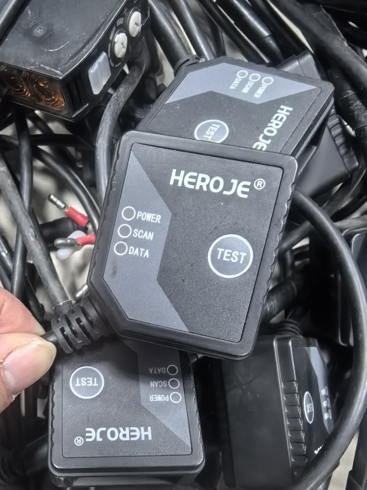 1月21日深圳处理拆机Heroje合杰固定式条码扫描器带完整线材（合计34个）（广东深圳）网络拍卖公告