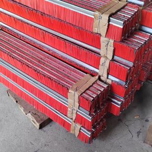 定做耐用型免烧砖机条刷 硬红丝包钢片清扫砖模条刷 铁皮夹钢丝刷