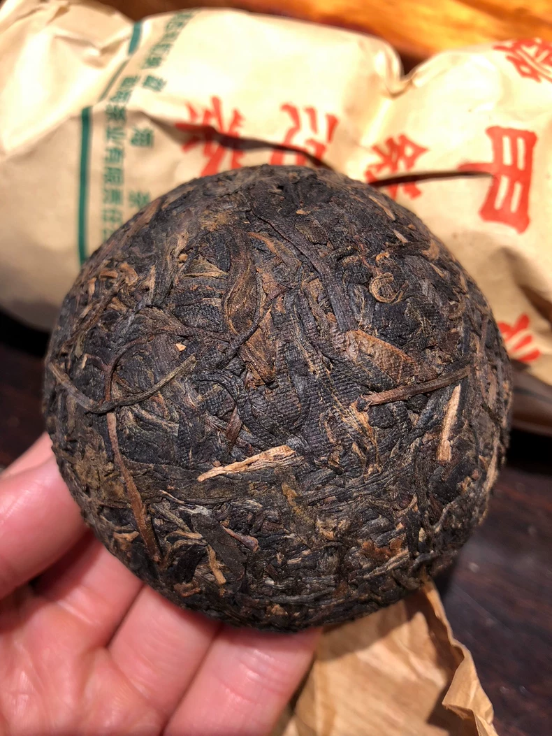 2001年猛海傣文甲級沱茶，無R標老生茶沱！ 普洱茶 BUASHOP普洱老茶