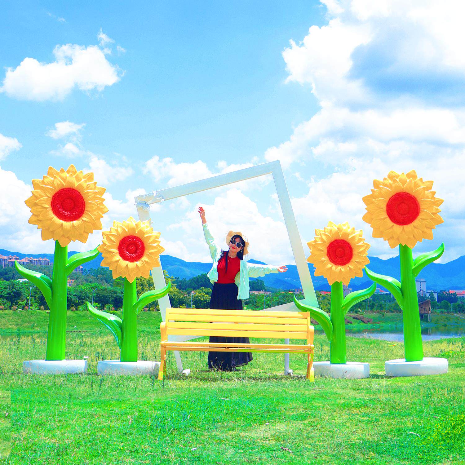 风景区文旅网红打卡向日葵花束座椅摆件户外爱心天梯彩虹景观装饰