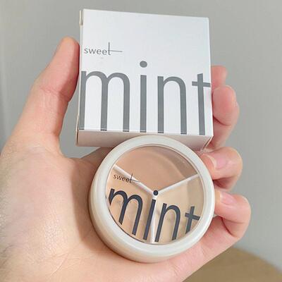 Three color concealer to cover spots三色遮瑕膏遮盖斑点痘痘印