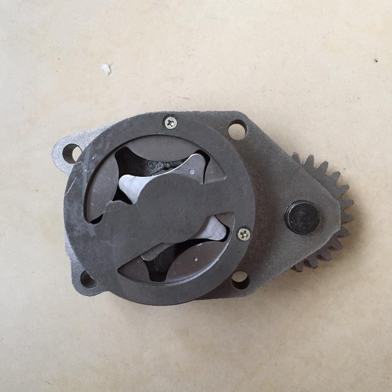 PC200-6挖掘机配件 康明斯6BT发动机机油泵 6735-51-1111