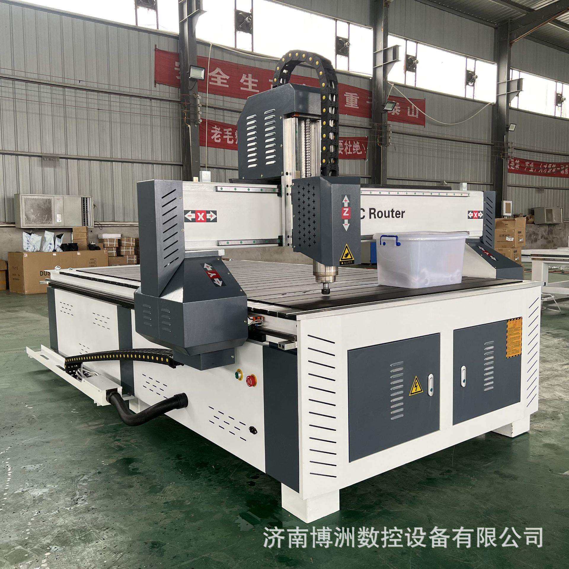 厂家C小型雕刻机双色板标牌雕刻机厂家1325PVC雕刻机