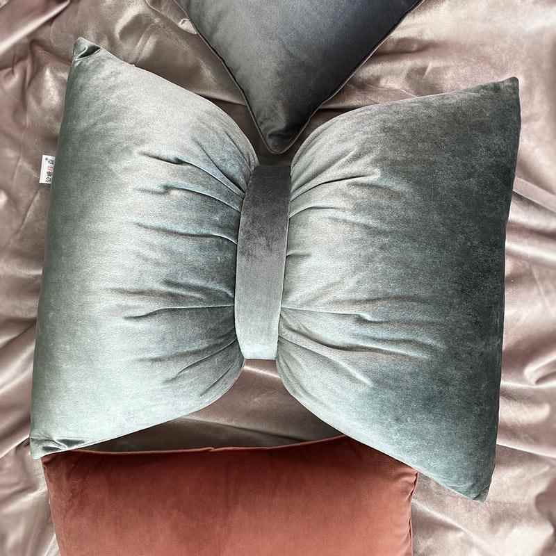 正品车抱枕被两用汽车空合调毯四季头子枕一对车内载三一靠枕可拆