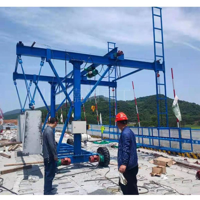 防撞护栏施工作业车 防撞墙模板台车 高架桥防撞墙模板吊篮台车