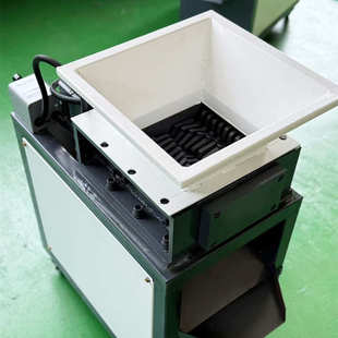 小型移动撕碎机撕碎文件纸箱生活垃圾粉碎塑料食品单双轴撕碎机