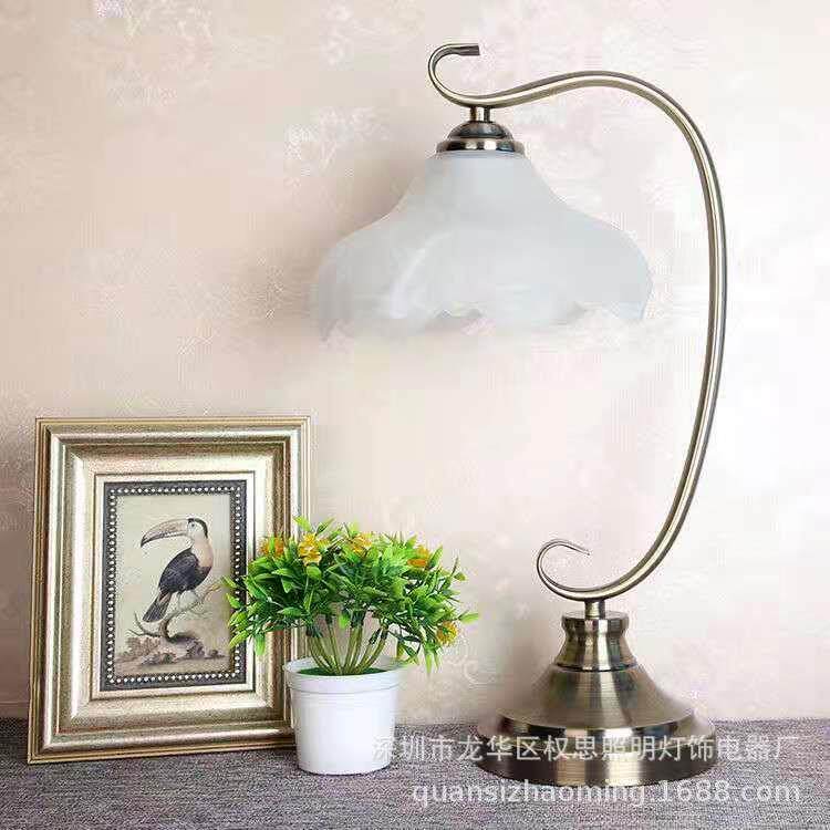 欧式复古装饰台灯客厅餐厅桌子电视柜摆放台灯温馨卧室床头灯