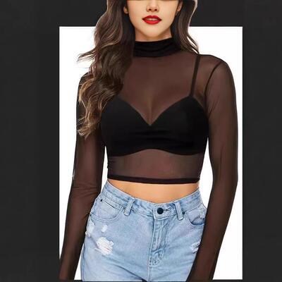 Women's short long sleeved shirt with exposed navel,