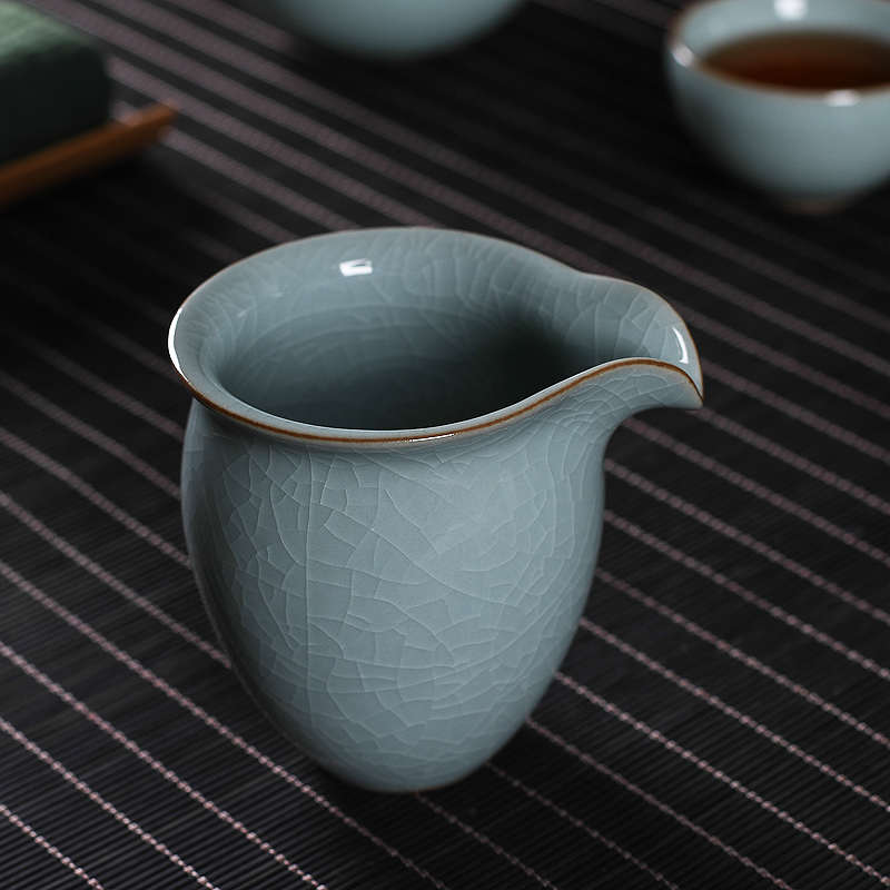 龙泉公道杯陶瓷冰裂分茶器家用青瓷公杯鹰嘴茶海功夫茶具配件大号