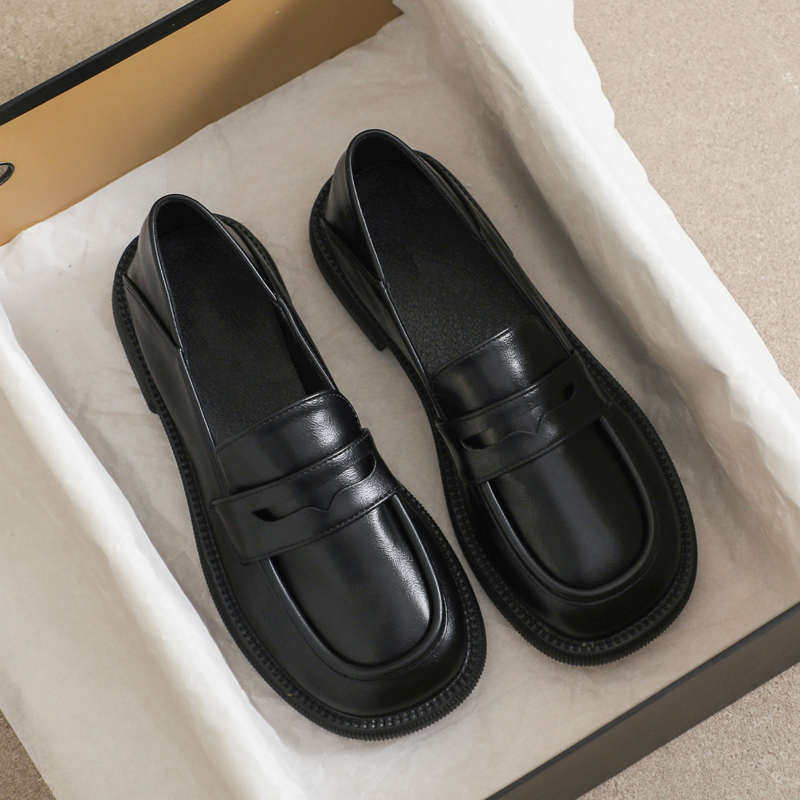 大码女鞋41一43单鞋胖脚宽肥2022春新款平底JK黑色小皮鞋女英伦风,女鞋,深口单鞋,淘宝优惠券,粉丝福利购,淘宝优惠卷