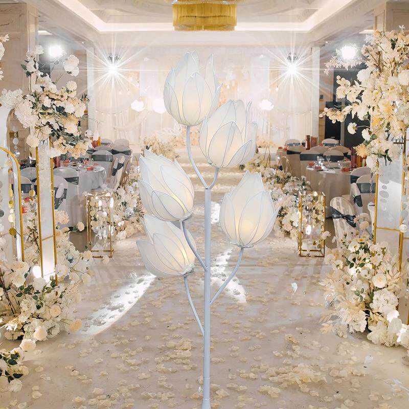 新款婚庆铁艺发光铃兰花蕾路引灯光装饰婚礼场景布置舞台摆件道具