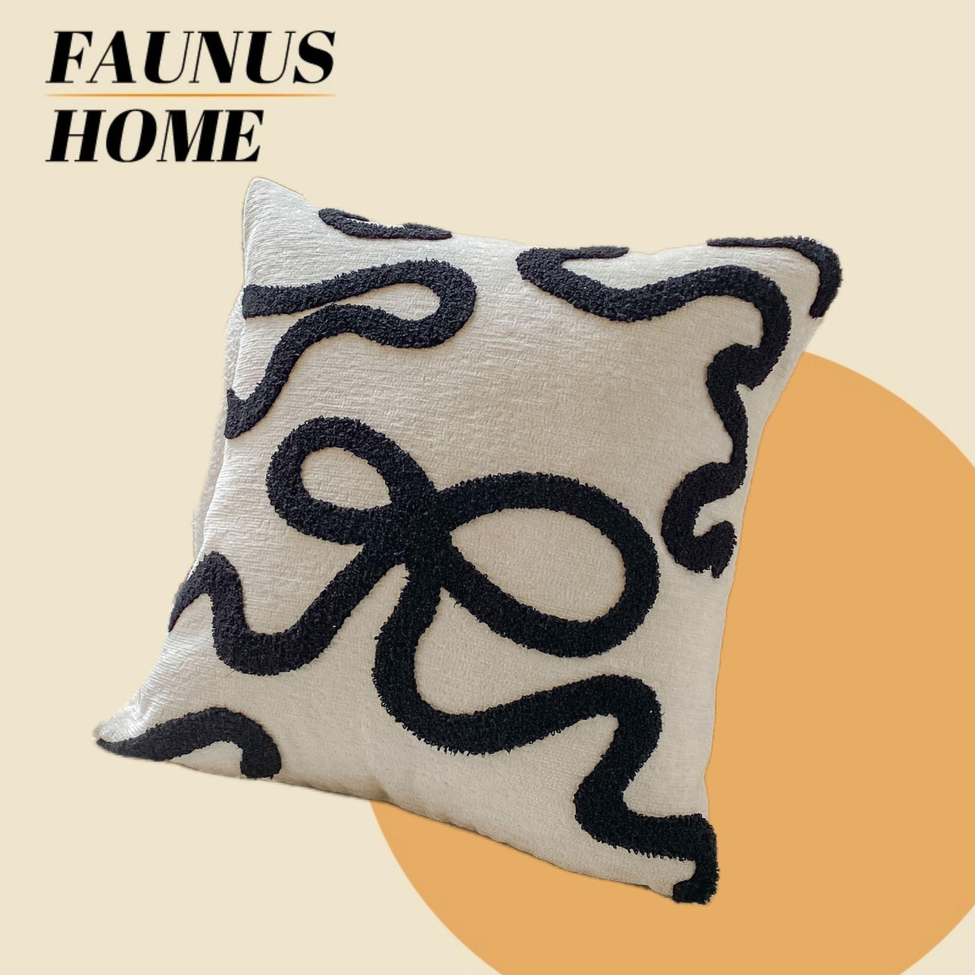 样板间黑金抽象线条刺绣抱枕被