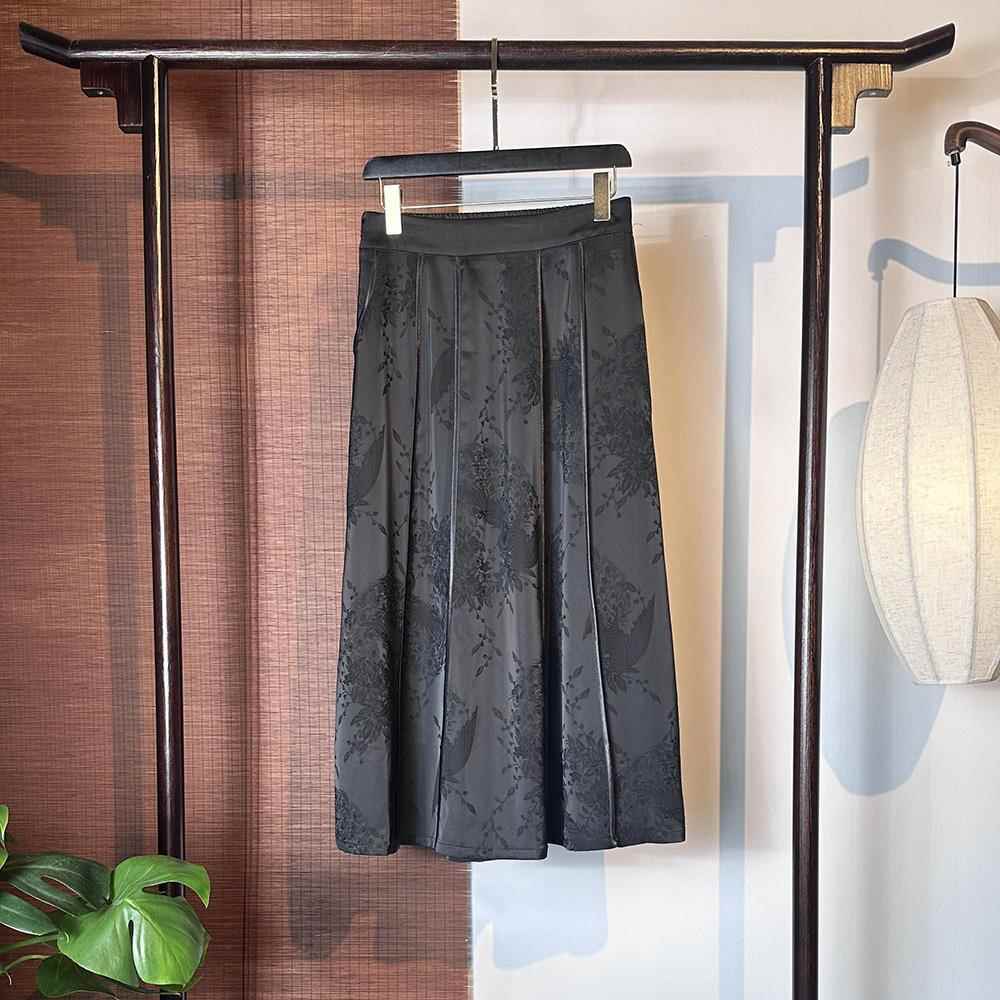 【6107】孔雀 香云纱100桑蚕丝 40姆米 刻花花萝半身裙 马面裙