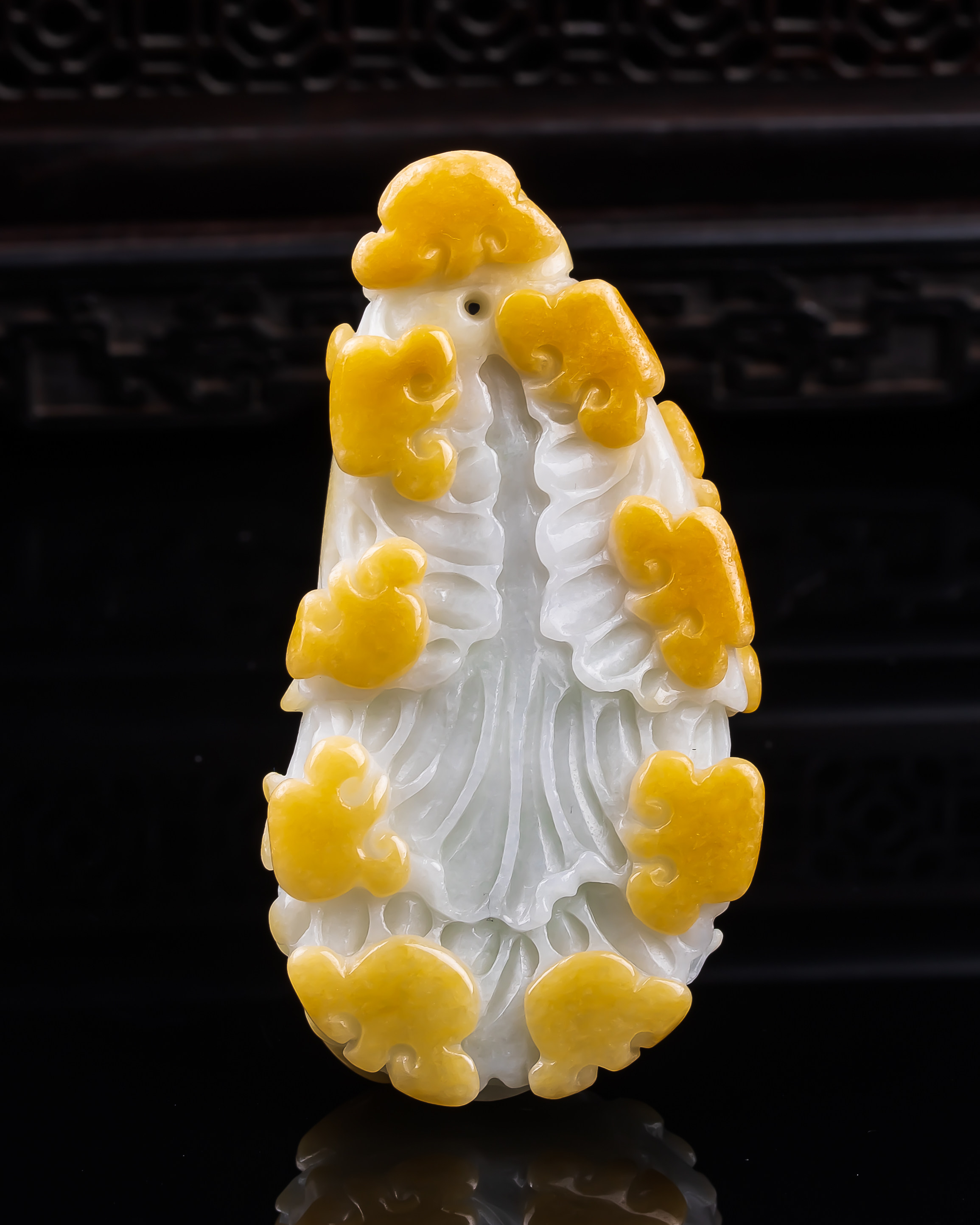 缅甸天然真品翡翠冰飘阳黄翡满色高端厚装闪拍白菜玉石吊坠66.26g