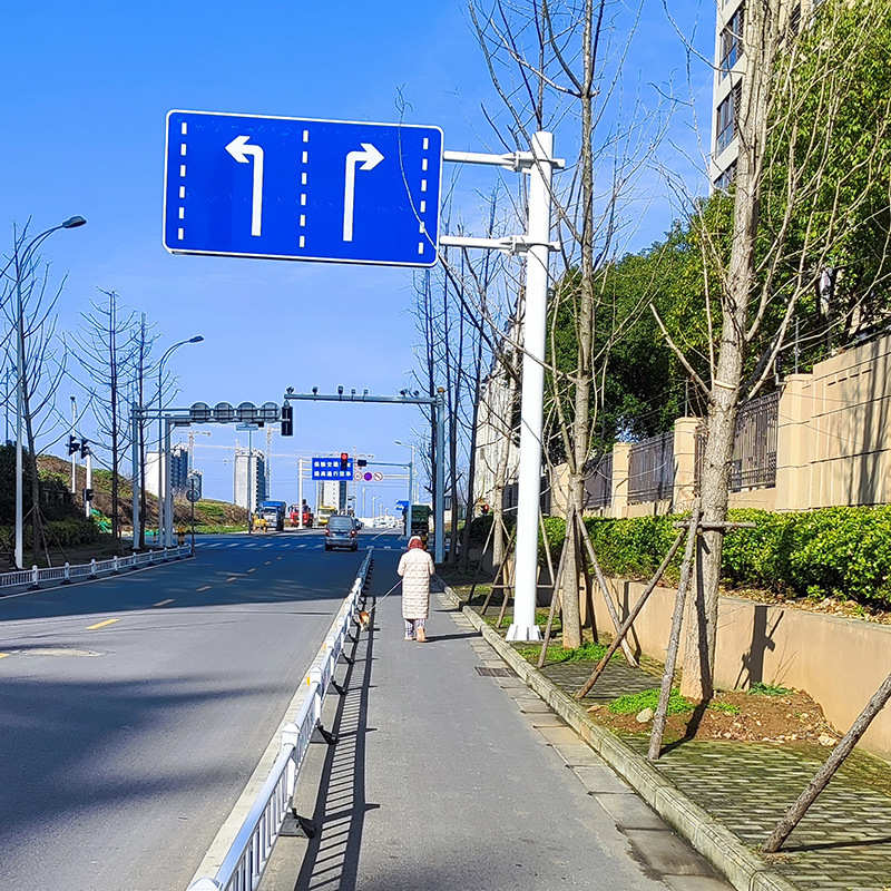 道路交通标志牌杆单立柱安全指示牌加工批发立杆框架交通信号灯杆