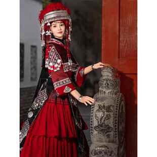 色少民族苗族家族舞蹈演出服花瑶新娘装 高档瑶土族服装 红女数经典