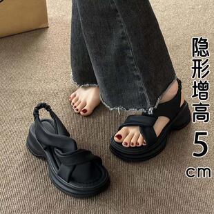 香港真皮厚底凉鞋女夏外穿2026新款爆款松糕增高配裙子沙滩罗马鞋