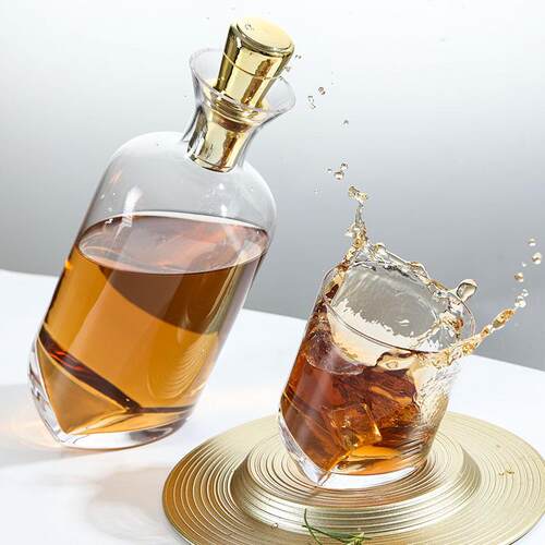 现代简约创意透亮玻璃酒具威杯水壶套装茶几餐桌酒柜样板间装饰品