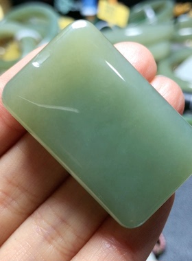 O929一物一图天然和田玉吊坠无事牌40x24x9mm 打孔编绳