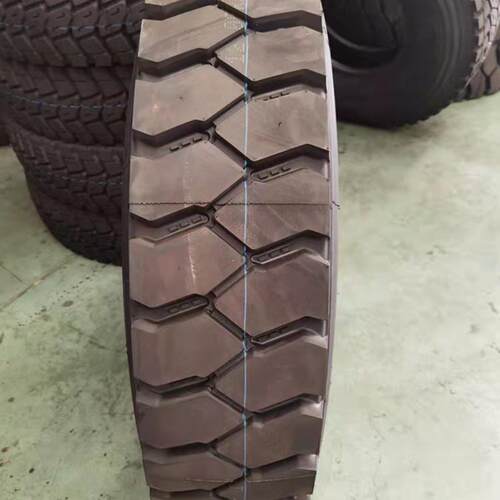 1200R20防爆轮胎钢丝胎短途货车自卸车轮胎重载防扎1200r20