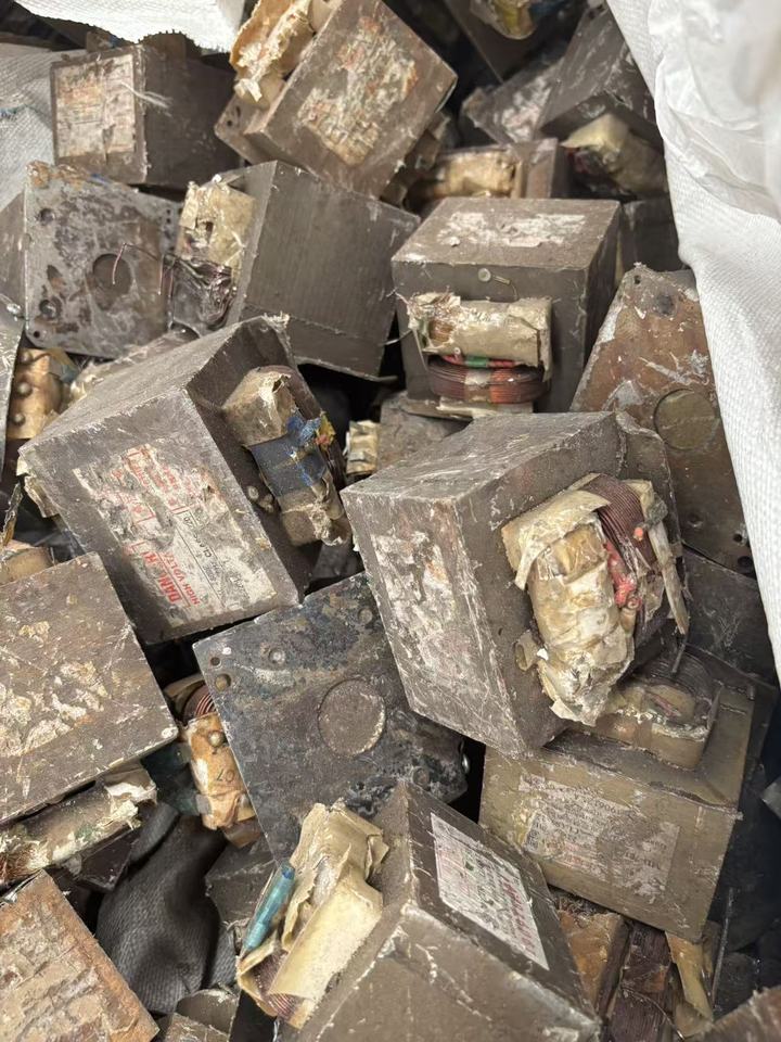 11月30日岳阳报废小变压器8.6吨打包处理网络拍卖公告