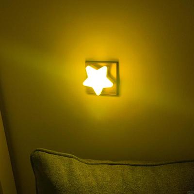 星星小夜灯卧室床头灯光控感应灯智能led插电睡眠灯氛围灯装饰灯